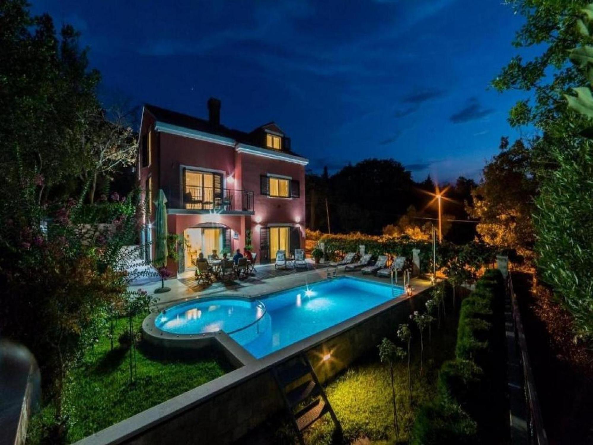 Beautiful Villa Surrounded By Greenery With Swimming Pool Gruda Exterior photo