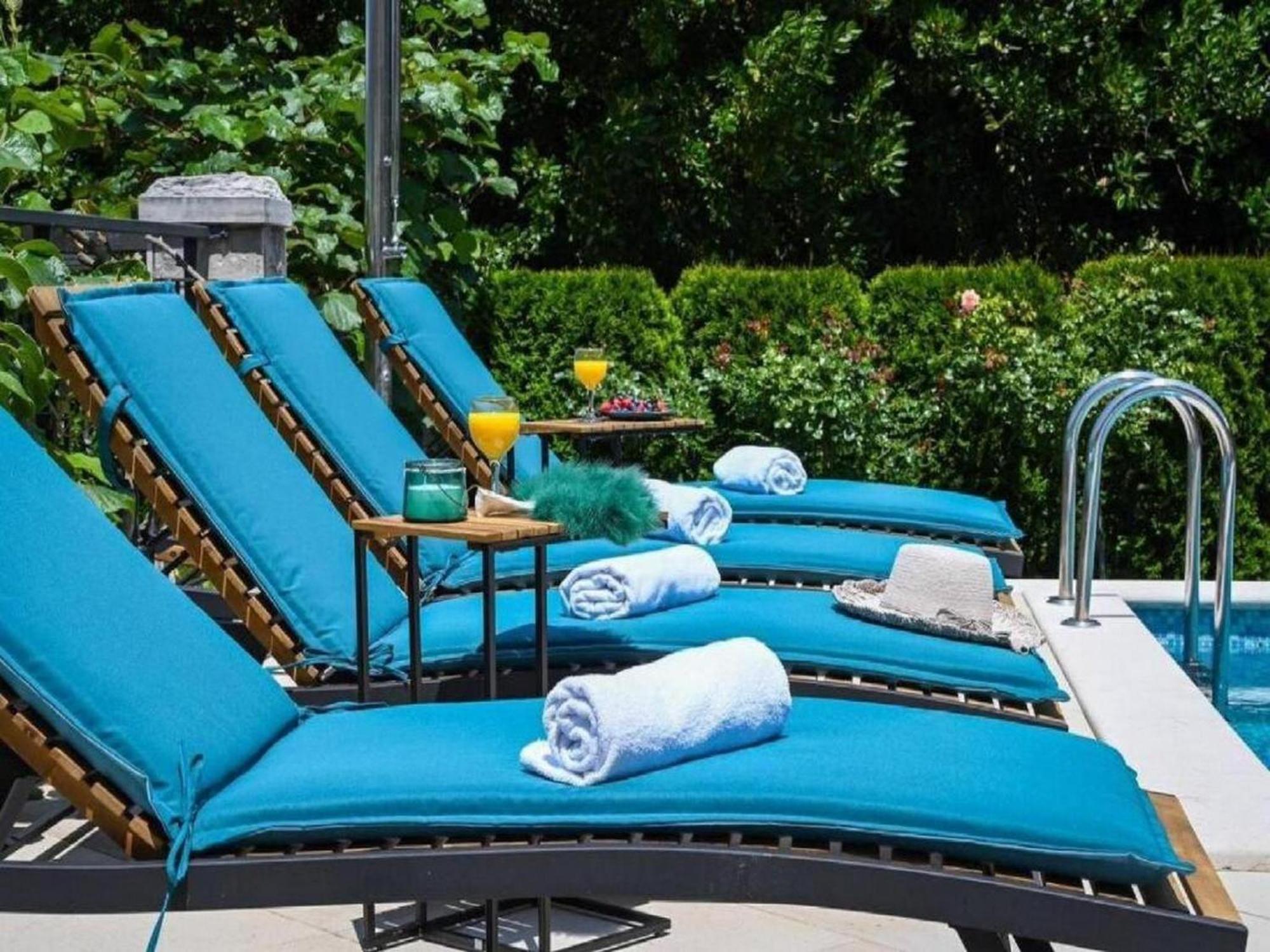 Beautiful Villa Surrounded By Greenery With Swimming Pool Gruda Exterior photo